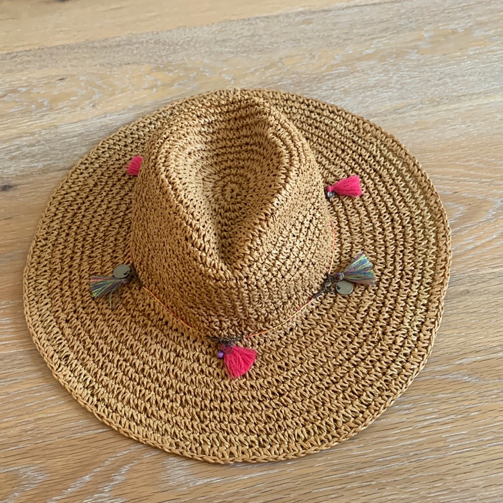 Echo wide brim paper hat